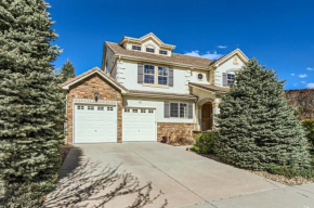 Denver Dream House - Stunning Lake, Mountain & Golf Views with Luxury Amenities - Spa, Table-Tennis, Jacuzzi, Media Center, Loft